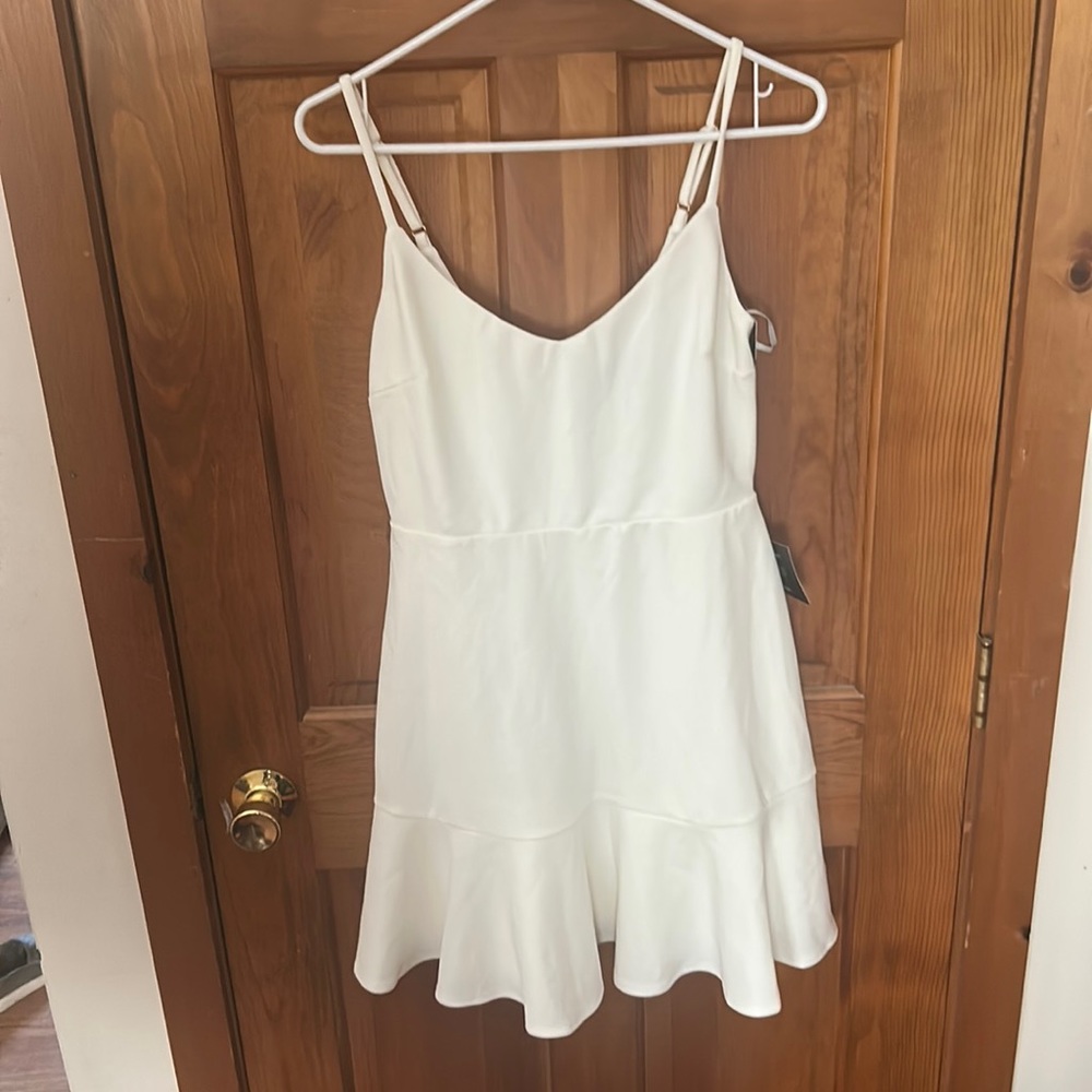 New white lulus dress! - Picture 1 of 3